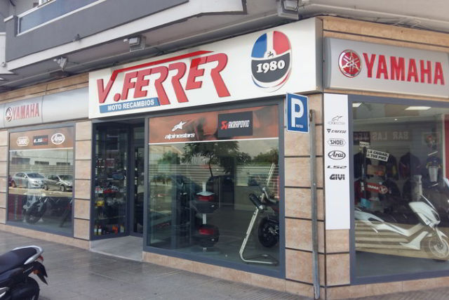 La tienda de Motorecambios VFerrer en Alzira.